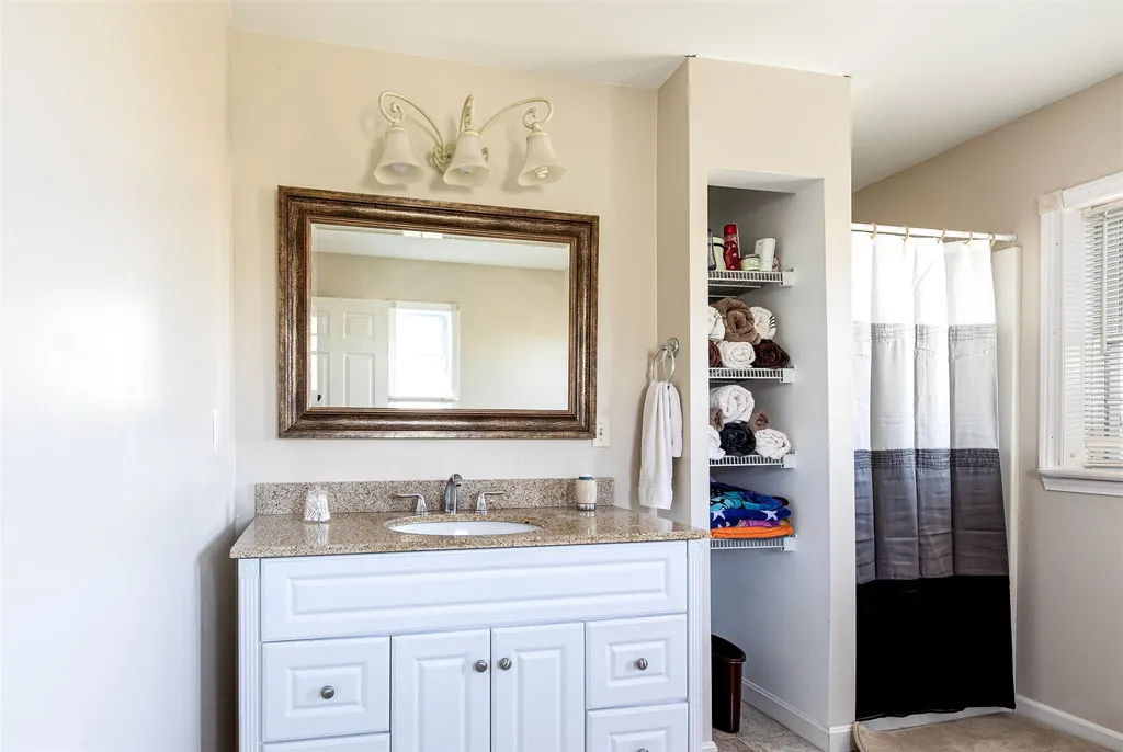 35 Robert Newton Road Georgia VT 05478