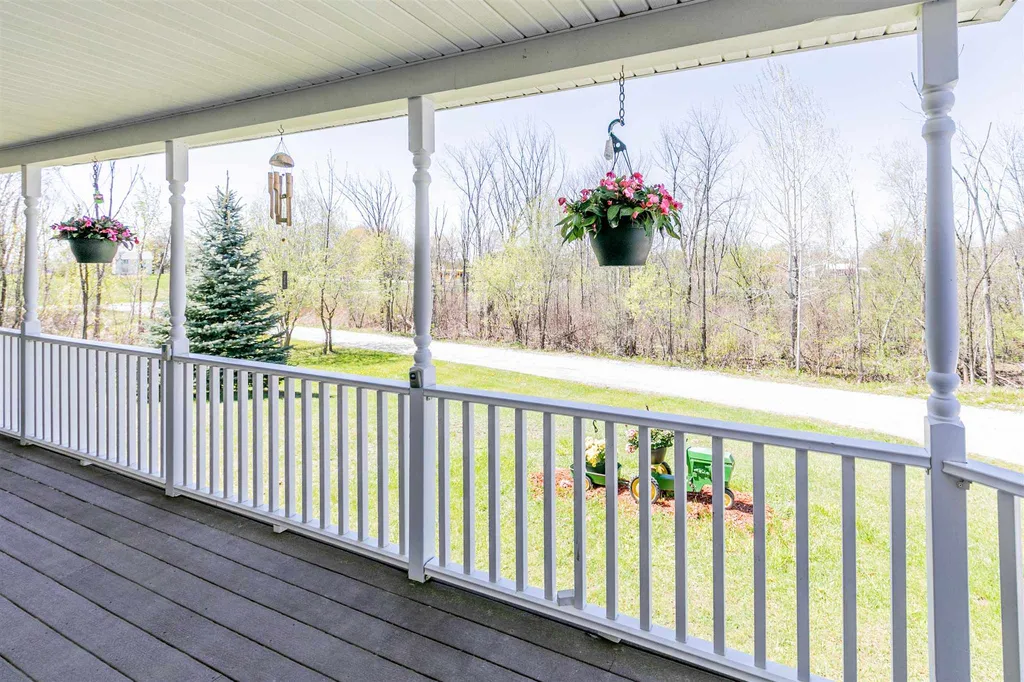 35 Robert Newton Road Georgia VT 05478