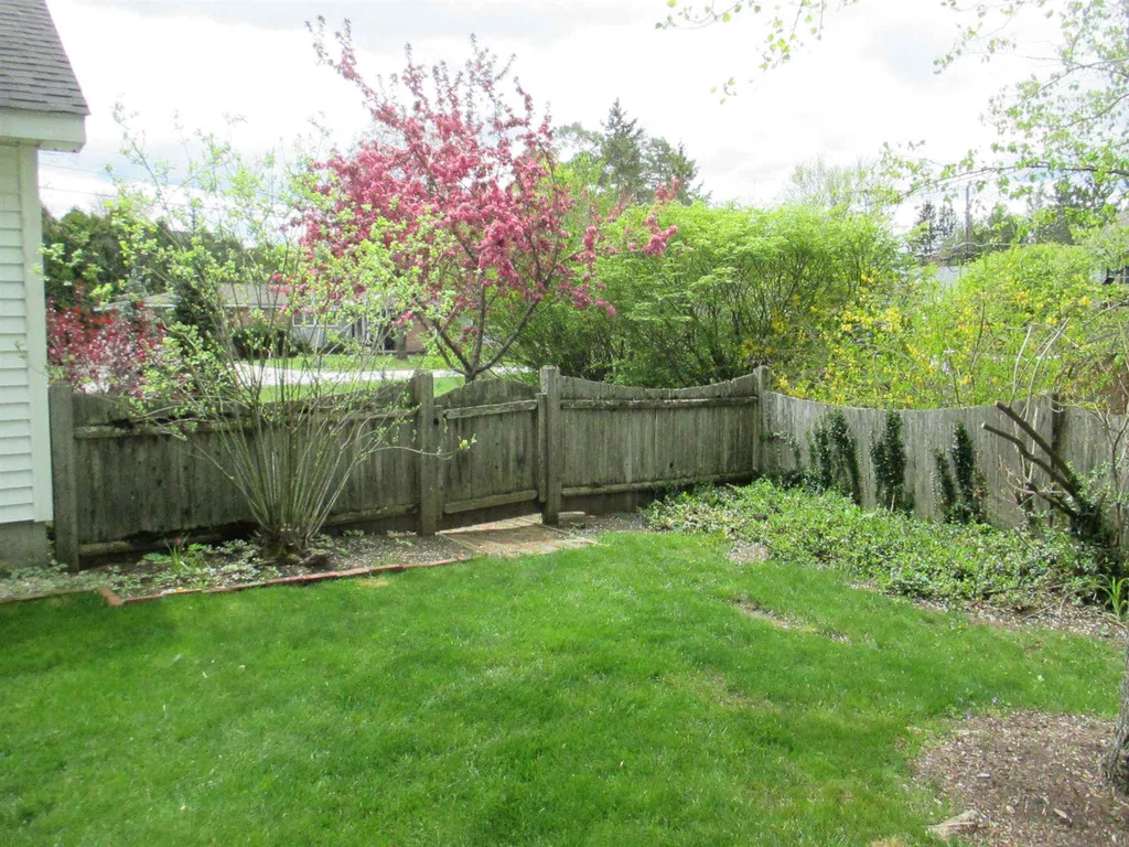 10 Knoll Avenue Keene NH 03431