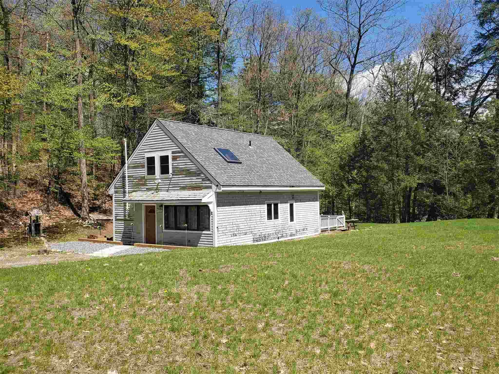 15 Rock River Terrace Newfane VT 05345