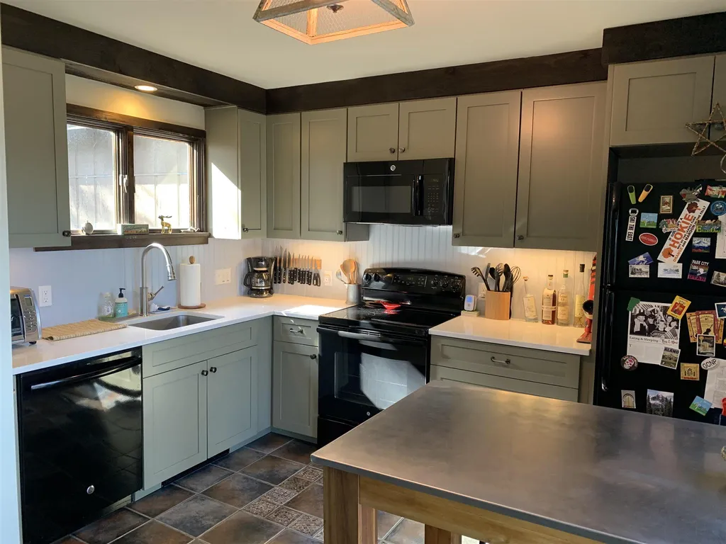 50 Hobbit Hill Road Warren VT 05674