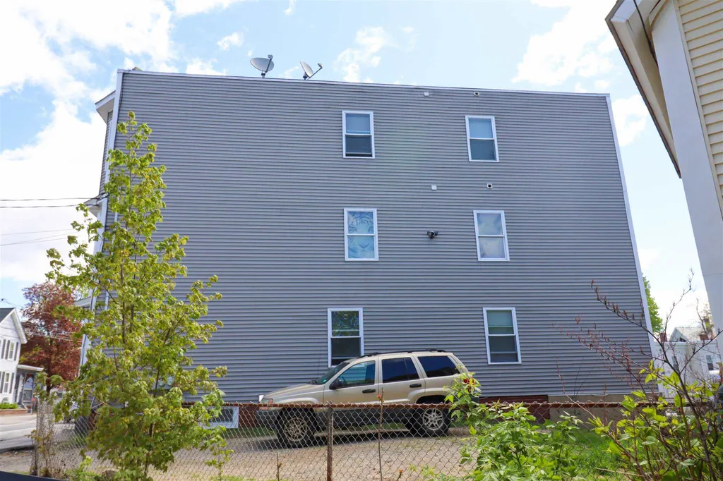 323 Concord Street Manchester NH 03104
