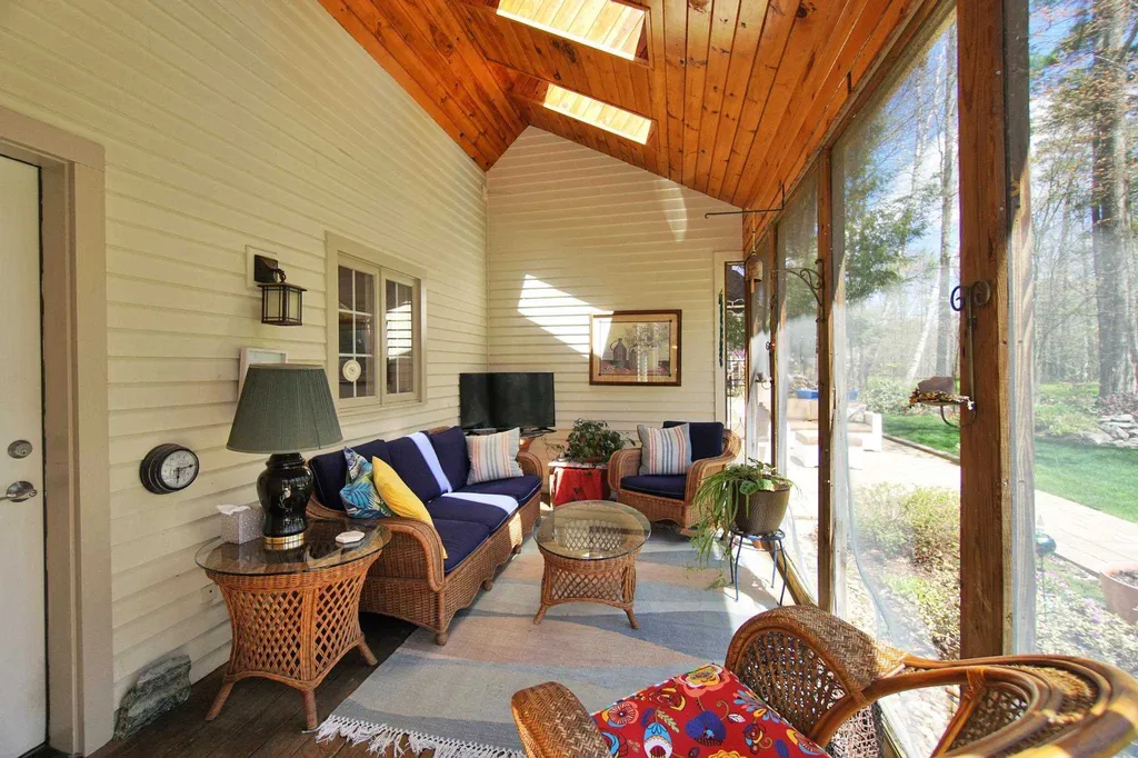 20 Lida Drive Essex VT 05452