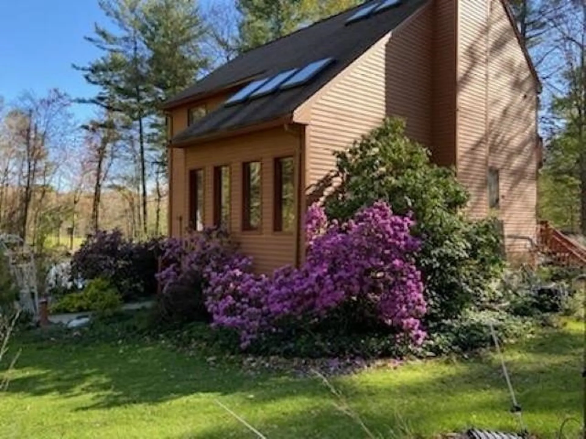 7 Charmarand Row Londonderry NH 03053