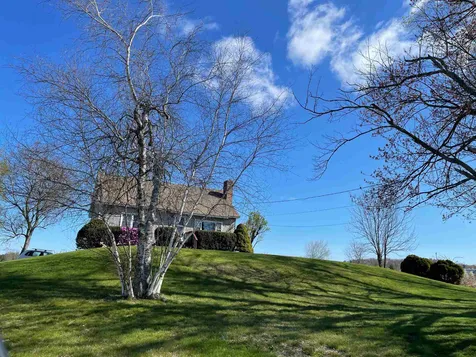 12 River Road Stratham NH 03885