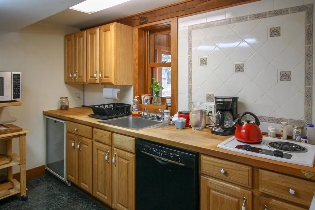 84 Coolidge Drive Hartford VT 05059
