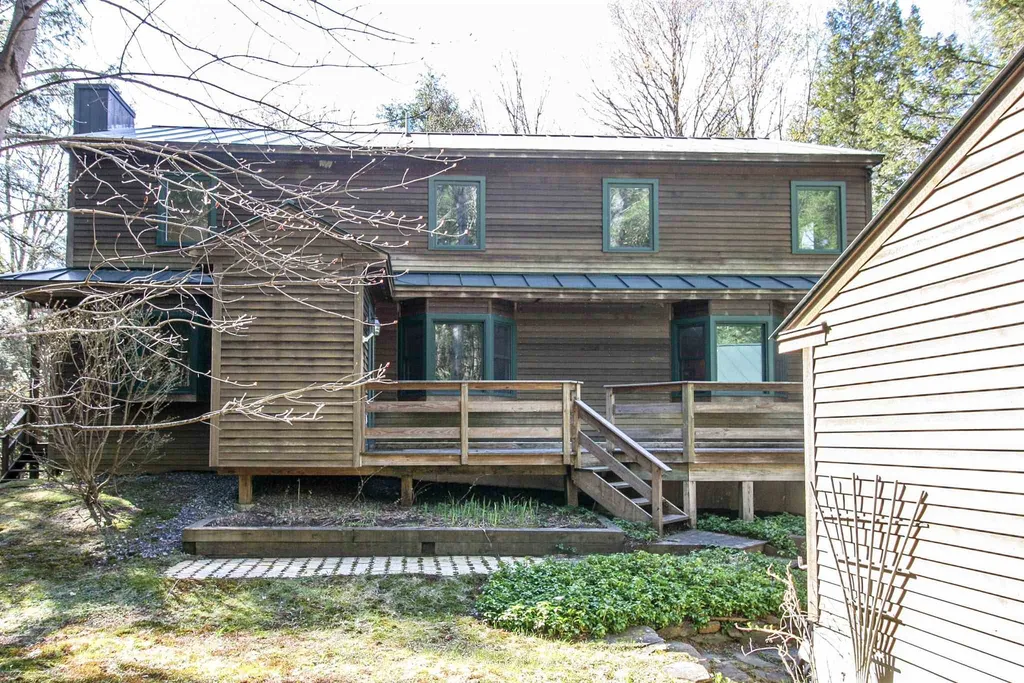 84 Coolidge Drive Hartford VT 05059