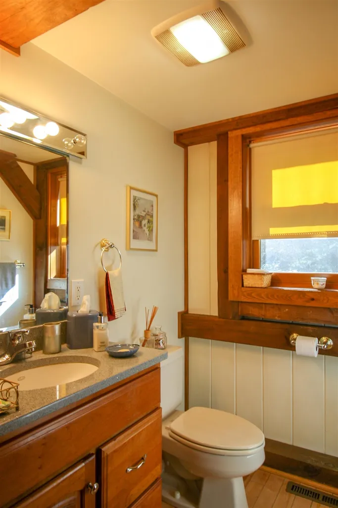 84 Coolidge Drive Hartford VT 05059