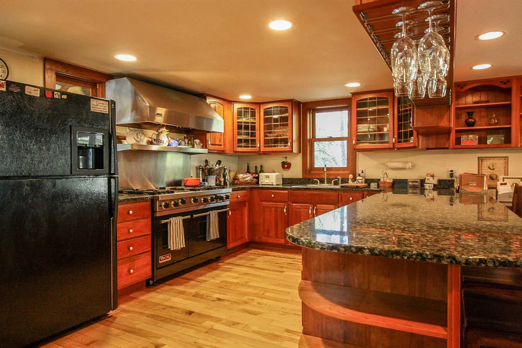 84 Coolidge Drive Hartford VT 05059
