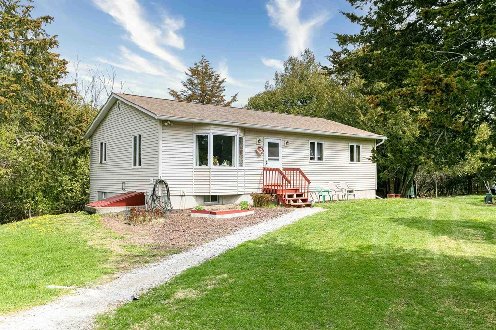 24 Eagle Camp Road South Hero VT 05486-0000