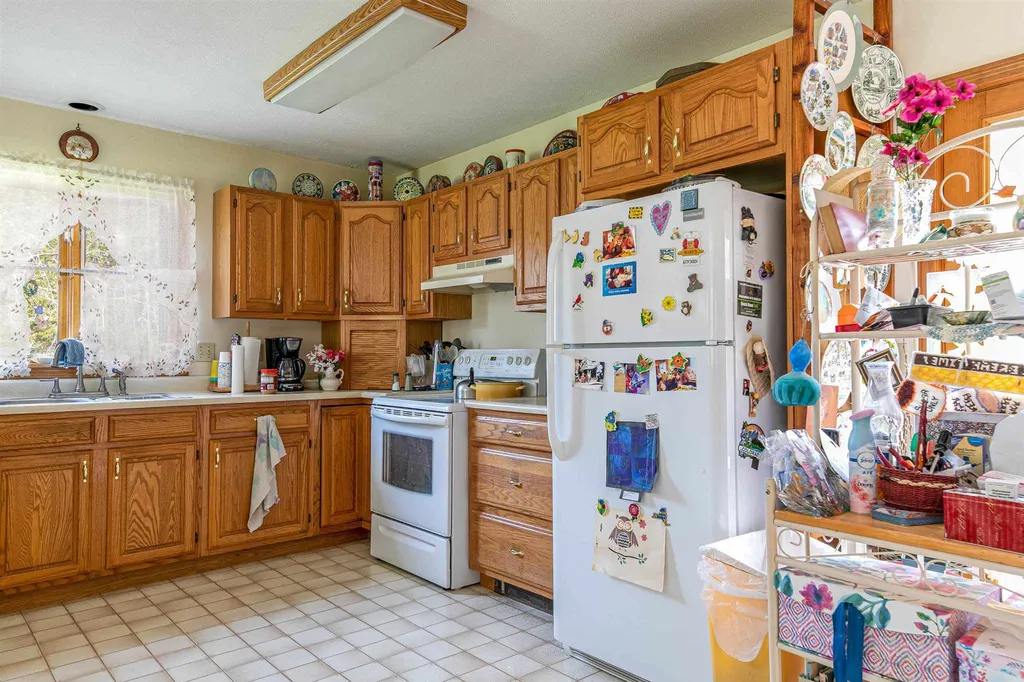 24 Eagle Camp Road South Hero VT 05486-0000