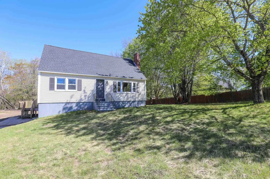 77 Scobie Pond Road Derry NH 03038