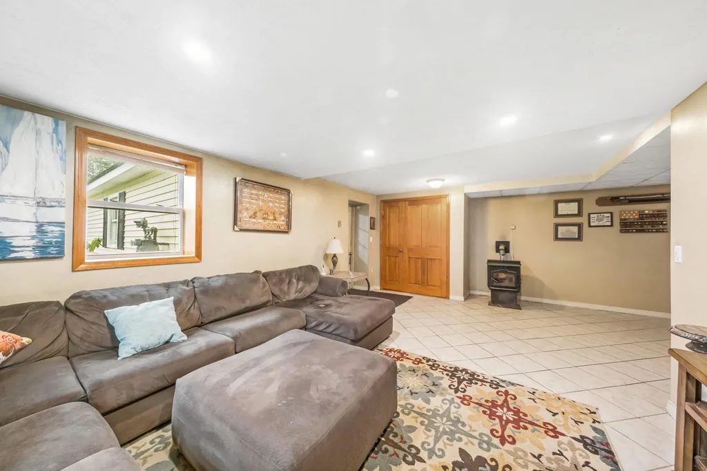 164 Sewalls Falls Road Concord NH 03301