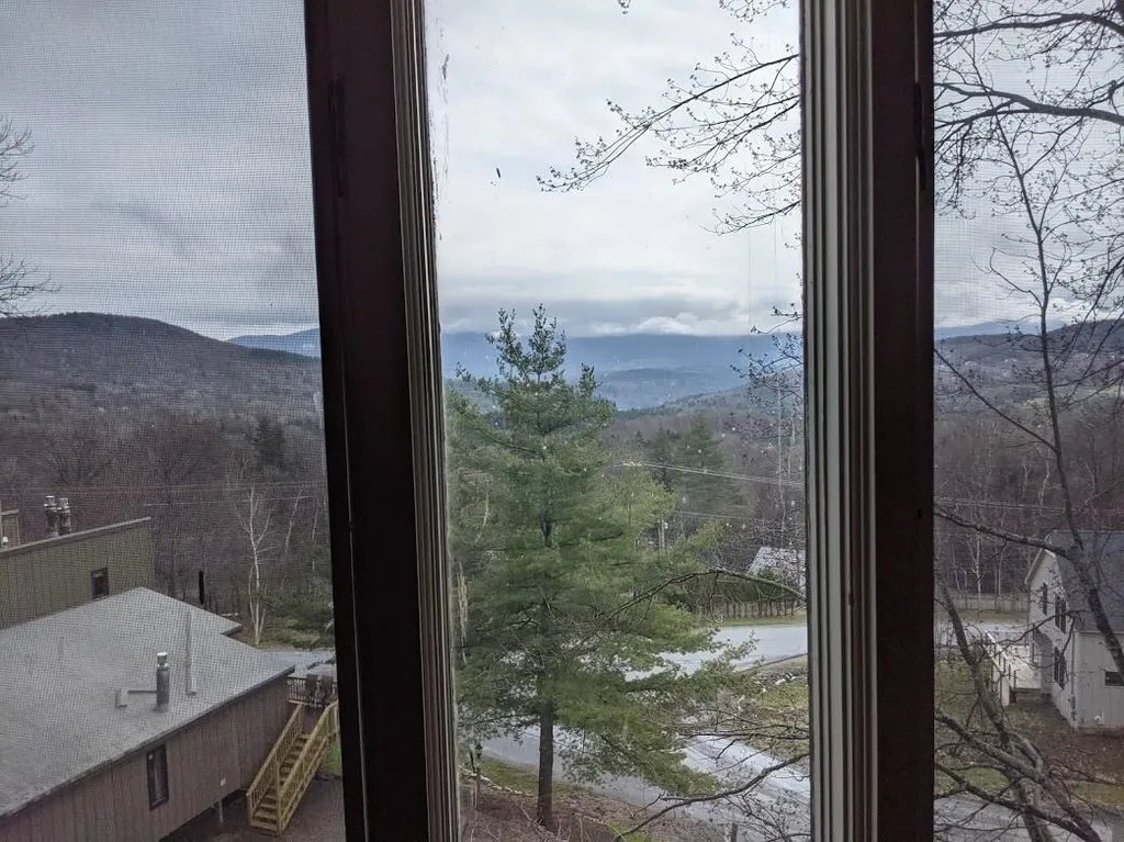 43 Hobbit Hill Road Warren VT 05674