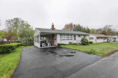 86 Grand Avenue Manchester NH 03109