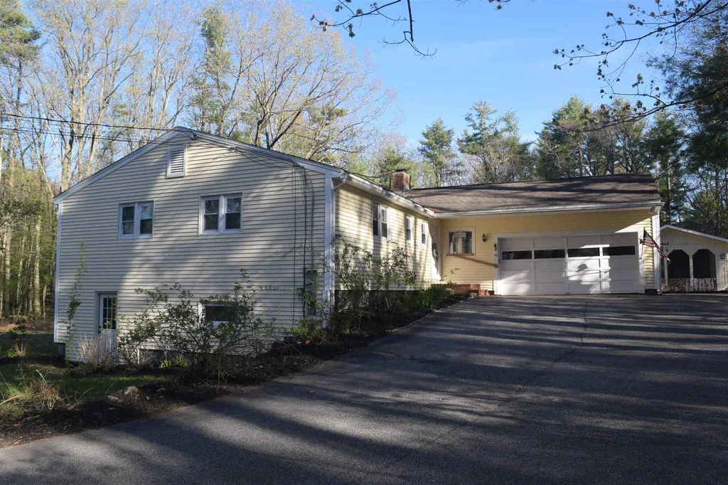 19 Walnut Hill Road Derry NH 03038