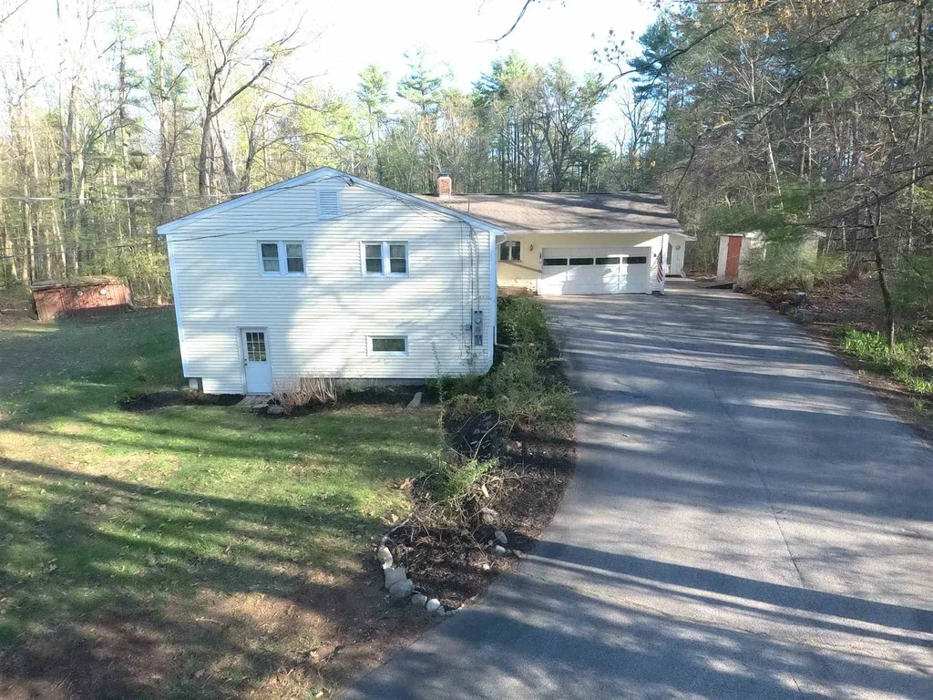 19 Walnut Hill Road Derry NH 03038