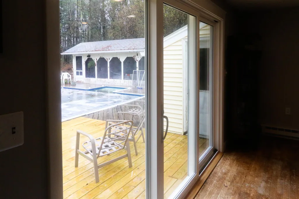 19 Walnut Hill Road Derry NH 03038