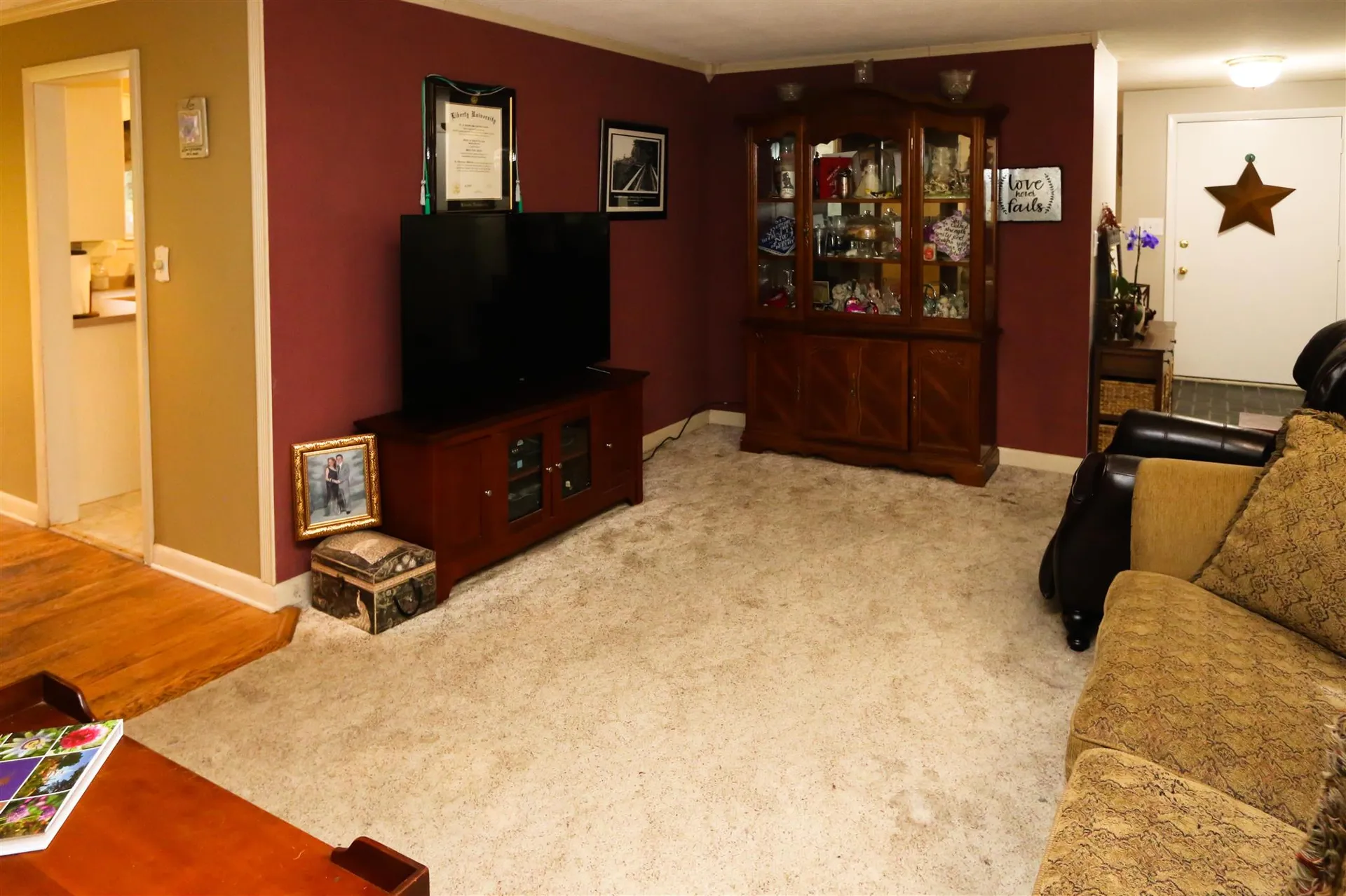 19 Walnut Hill Road Derry NH 03038