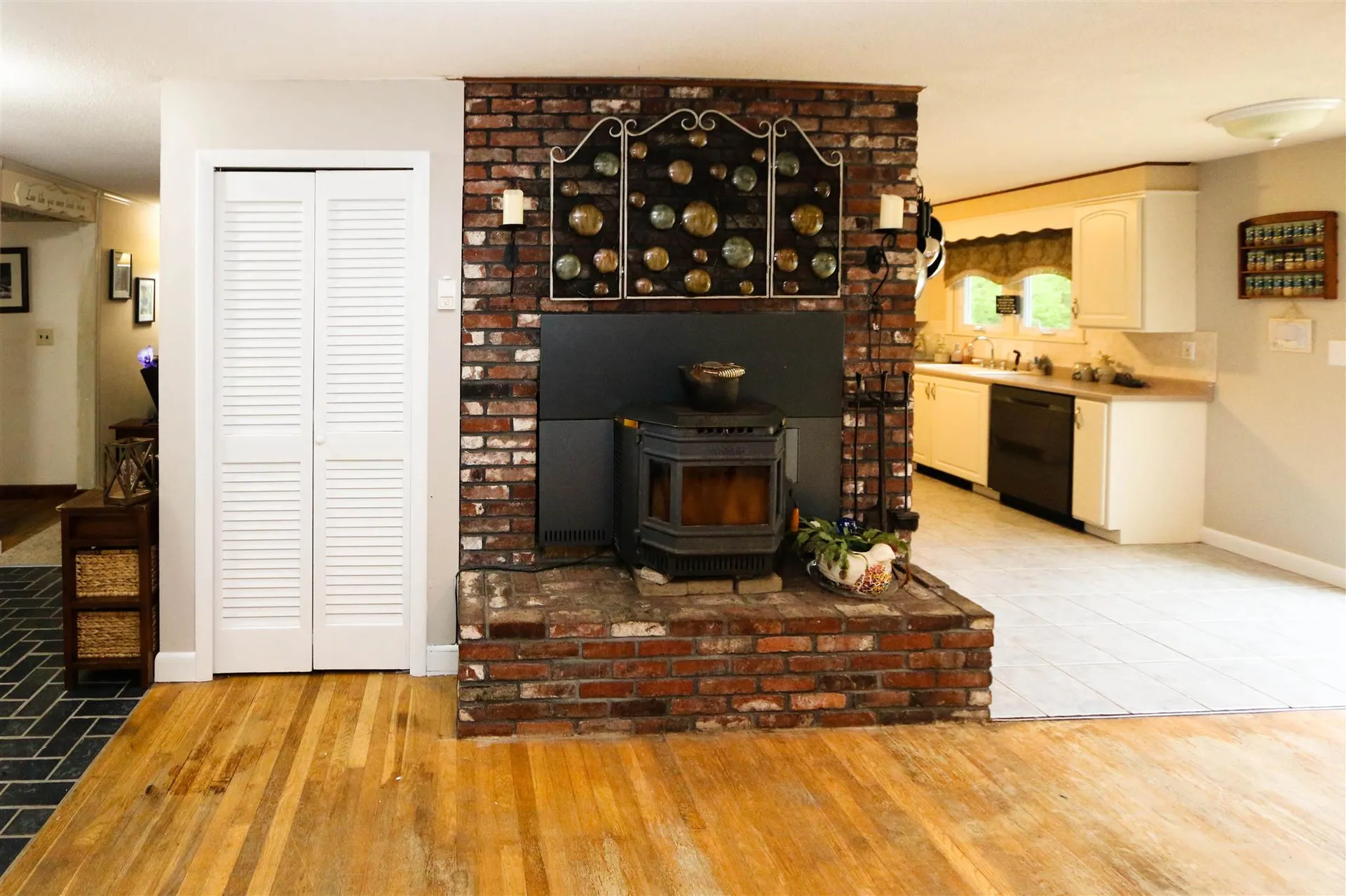 19 Walnut Hill Road Derry NH 03038
