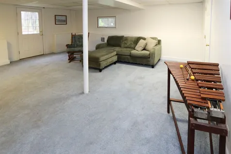 19 Walnut Hill Road Derry NH 03038