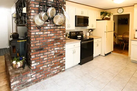 19 Walnut Hill Road Derry NH 03038