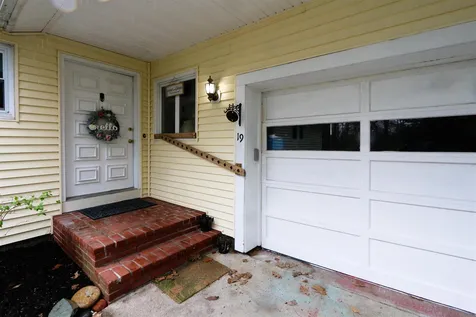 19 Walnut Hill Road Derry NH 03038