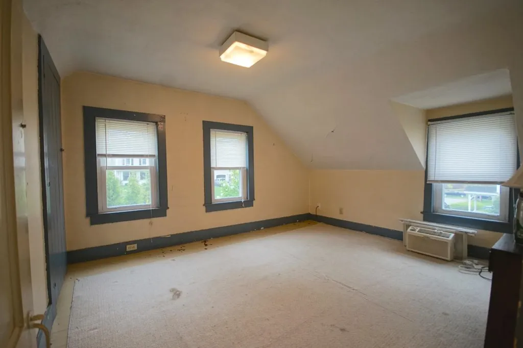 4 Dewey Street Exeter NH 03833
