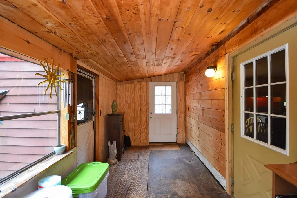 126 Tolend Road Barrington NH 03825