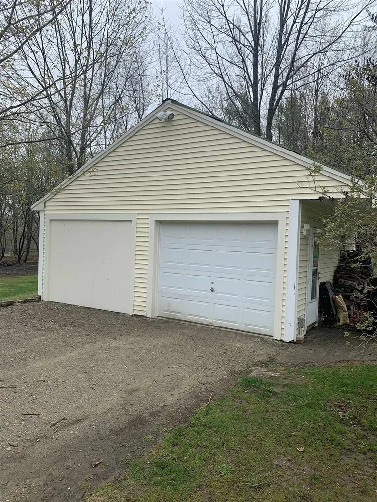 879 Dana Hill Road New Hampton NH 03256