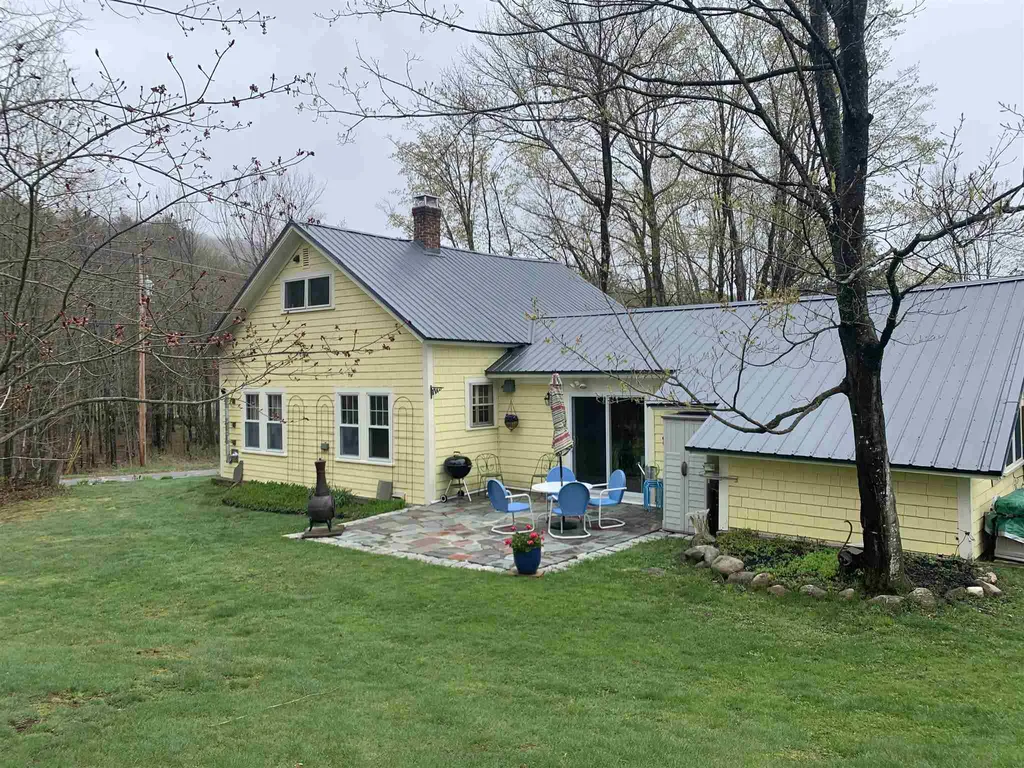 879 Dana Hill Road New Hampton NH 03256