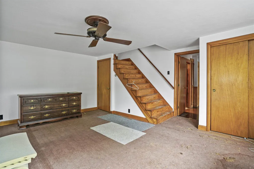 5 Linwood Street Nashua NH 03060