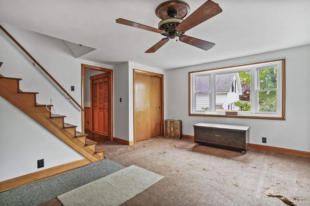 5 Linwood Street Nashua NH 03060