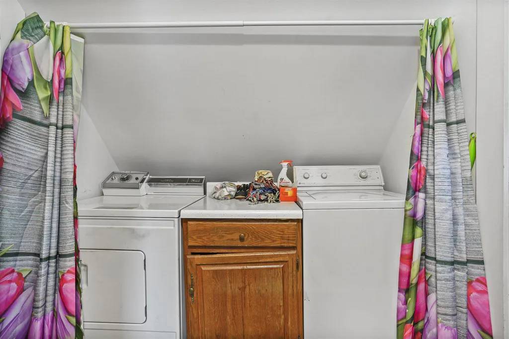 5 Linwood Street Nashua NH 03060