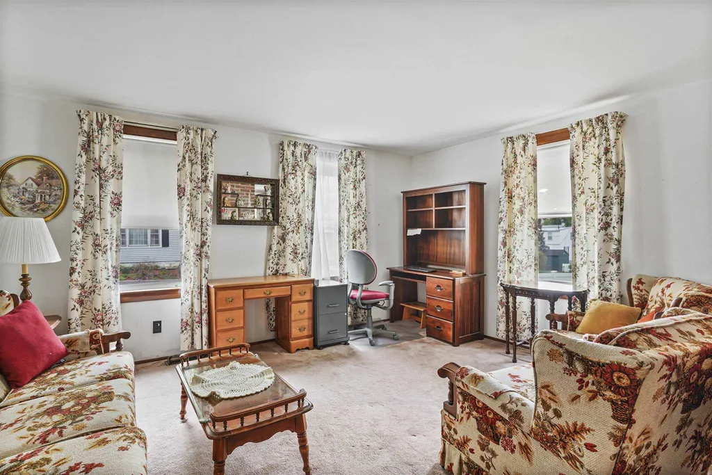 5 Linwood Street Nashua NH 03060