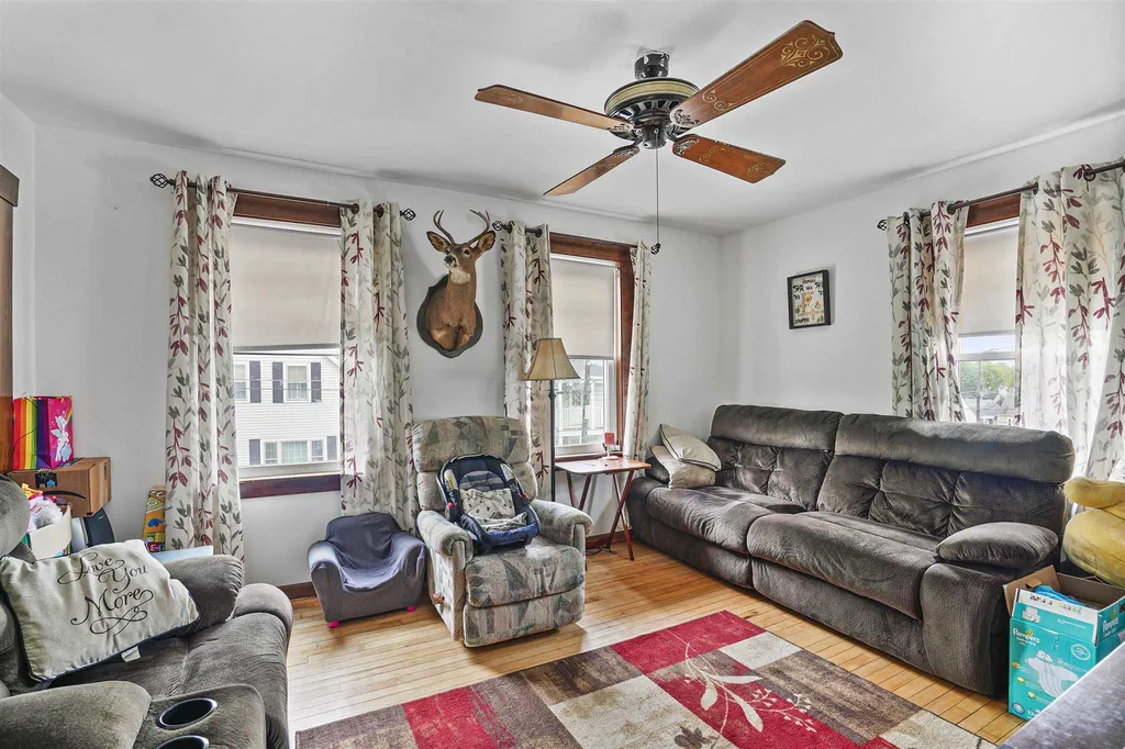 5 Linwood Street Nashua NH 03060