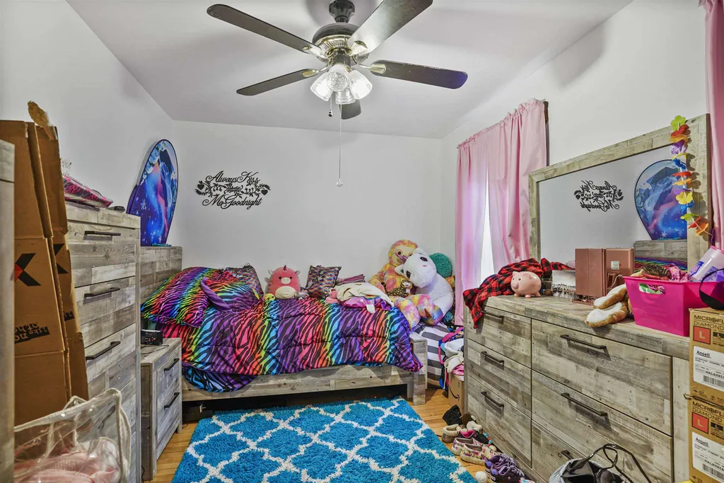 5 Linwood Street Nashua NH 03060