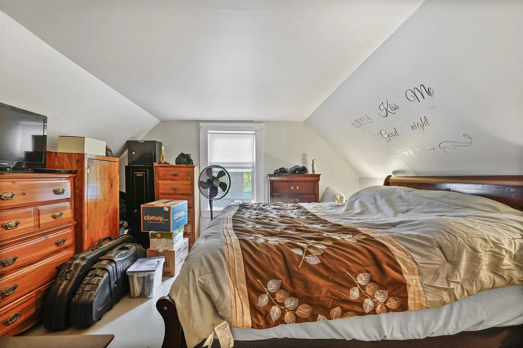 5 Linwood Street Nashua NH 03060