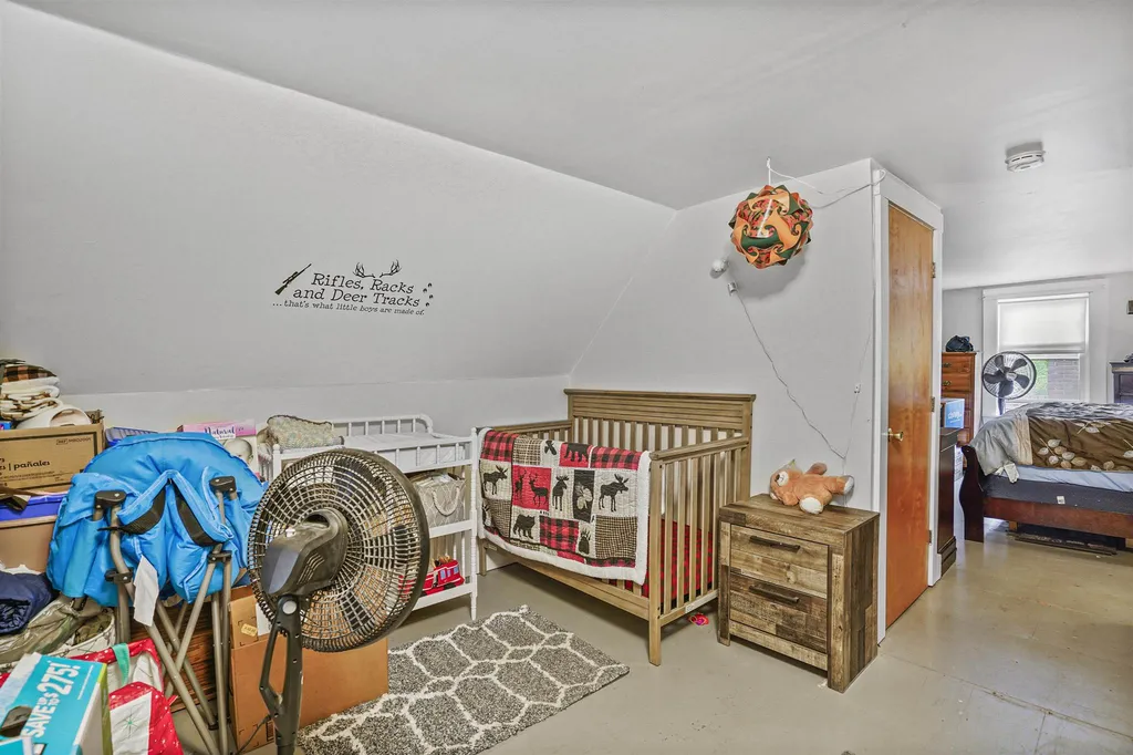 5 Linwood Street Nashua NH 03060