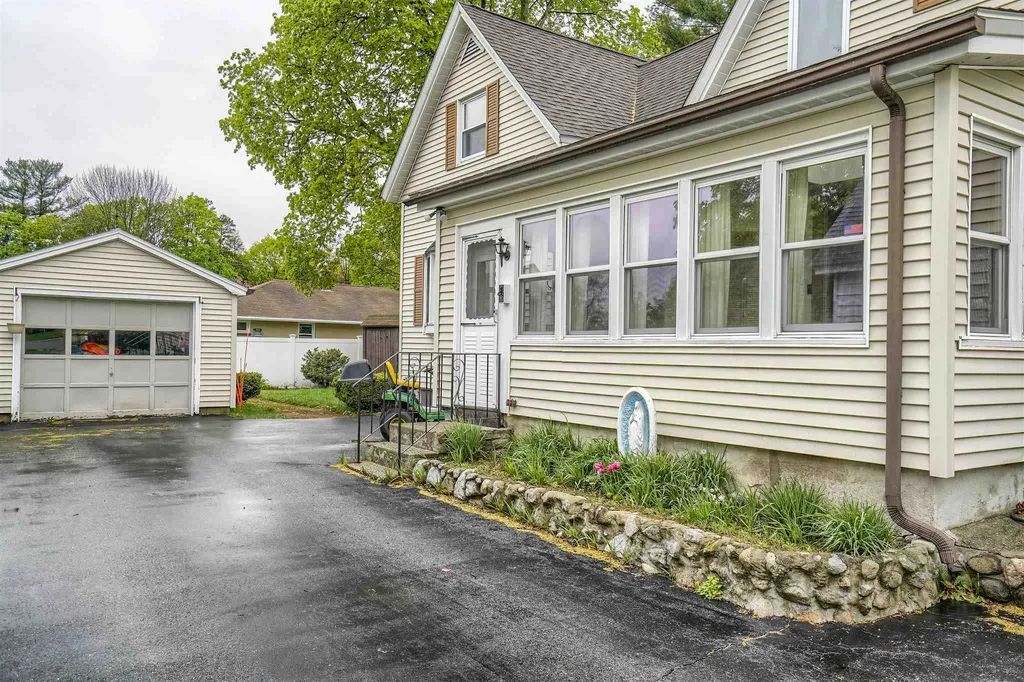 5 Linwood Street Nashua NH 03060