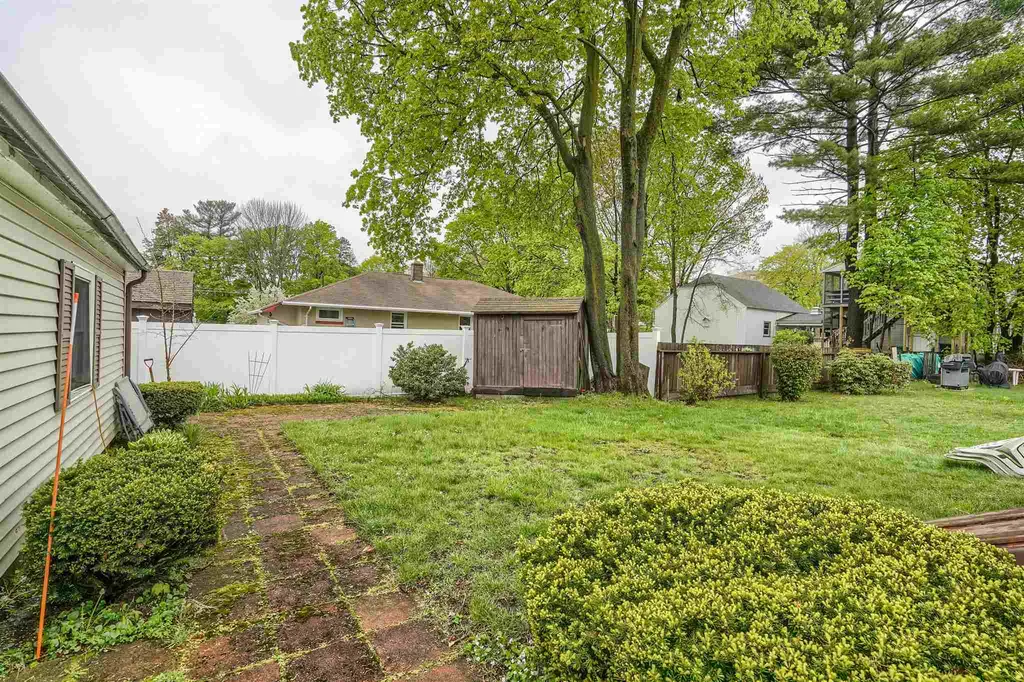 5 Linwood Street Nashua NH 03060