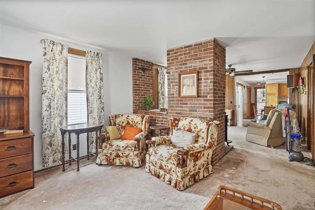 5 Linwood Street Nashua NH 03060