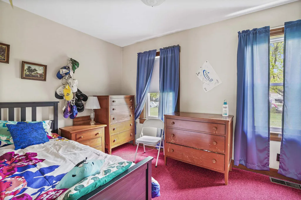 5 Linwood Street Nashua NH 03060