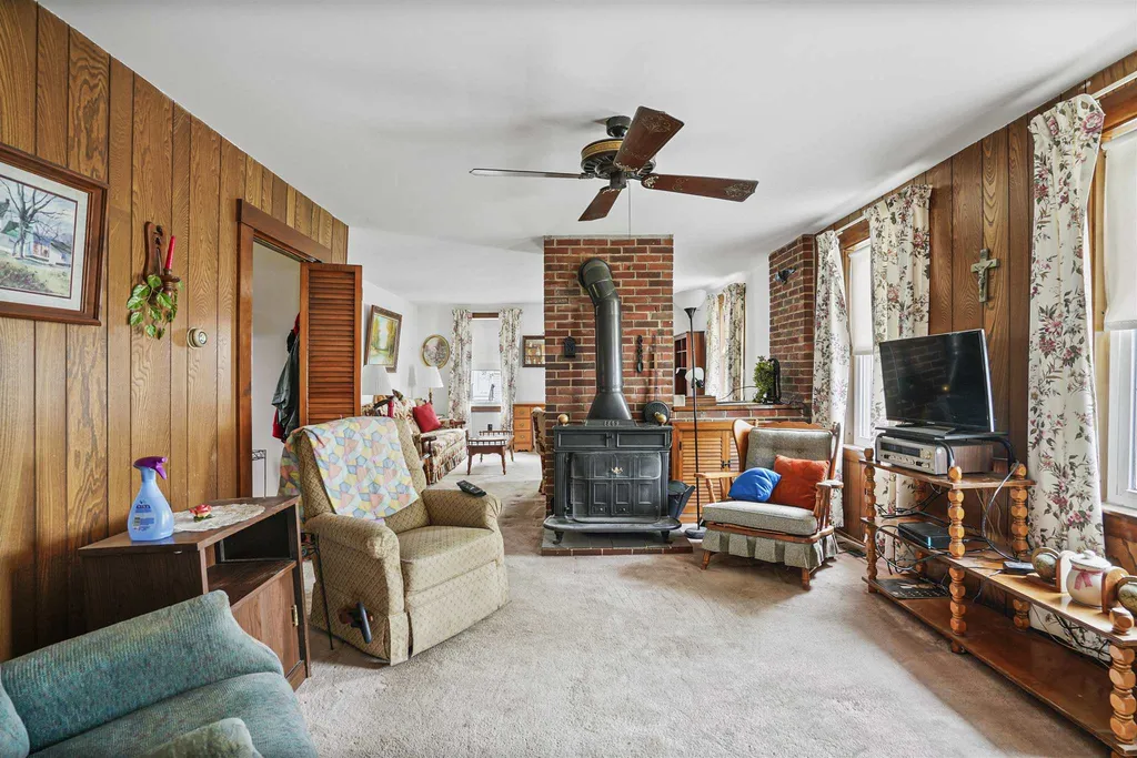 5 Linwood Street Nashua NH 03060