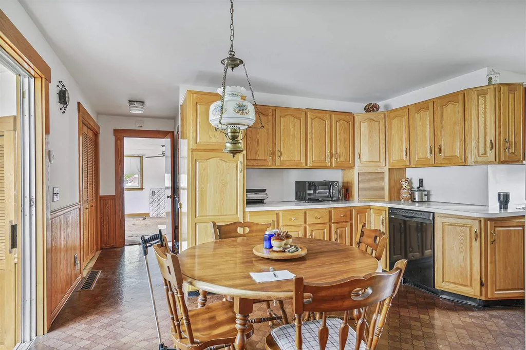 5 Linwood Street Nashua NH 03060
