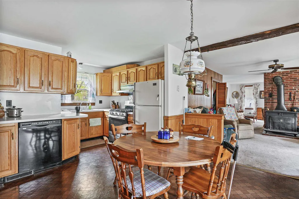 5 Linwood Street Nashua NH 03060