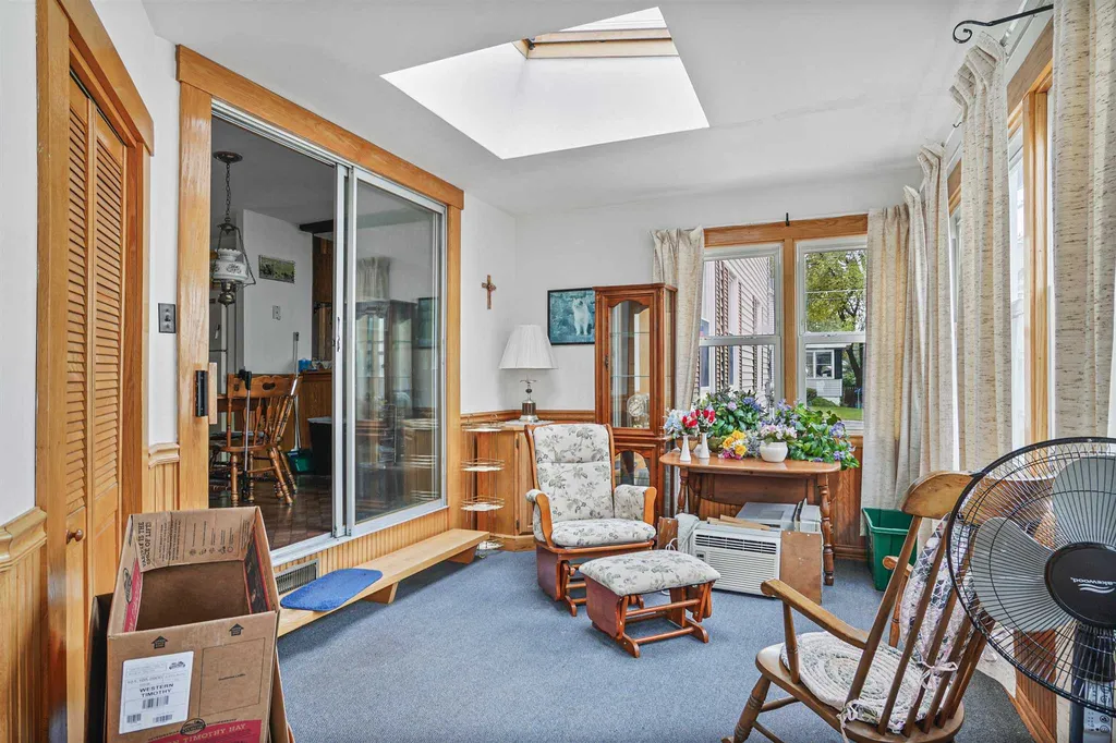 5 Linwood Street Nashua NH 03060