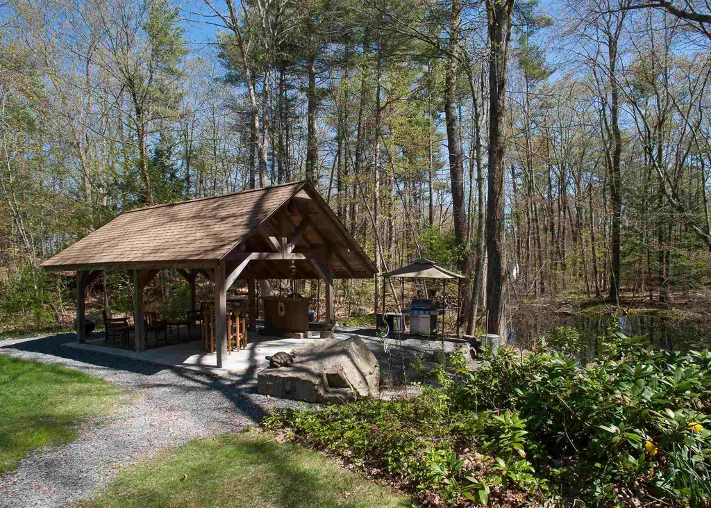 12 Happy Hollow Lane Kingston NH 03848