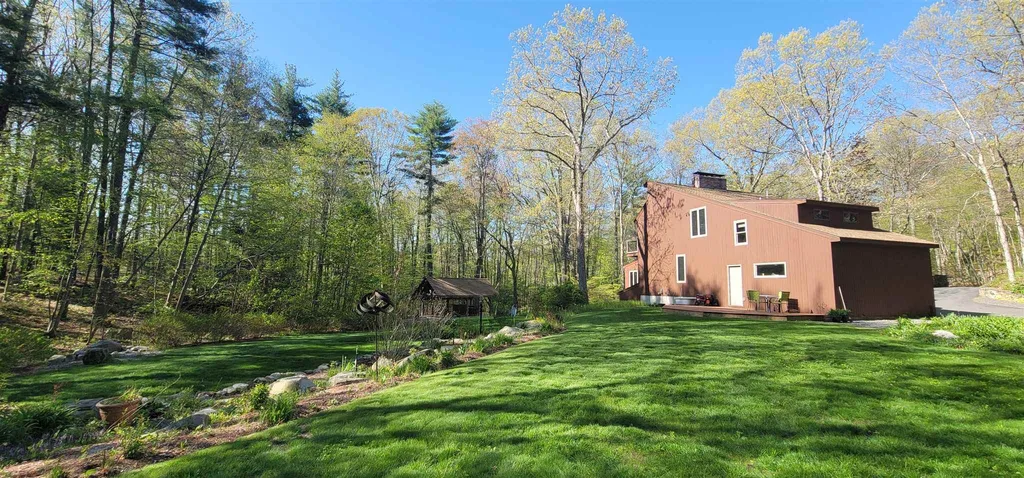 12 Happy Hollow Lane Kingston NH 03848