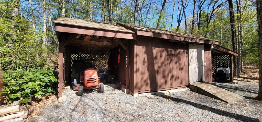 12 Happy Hollow Lane Kingston NH 03848